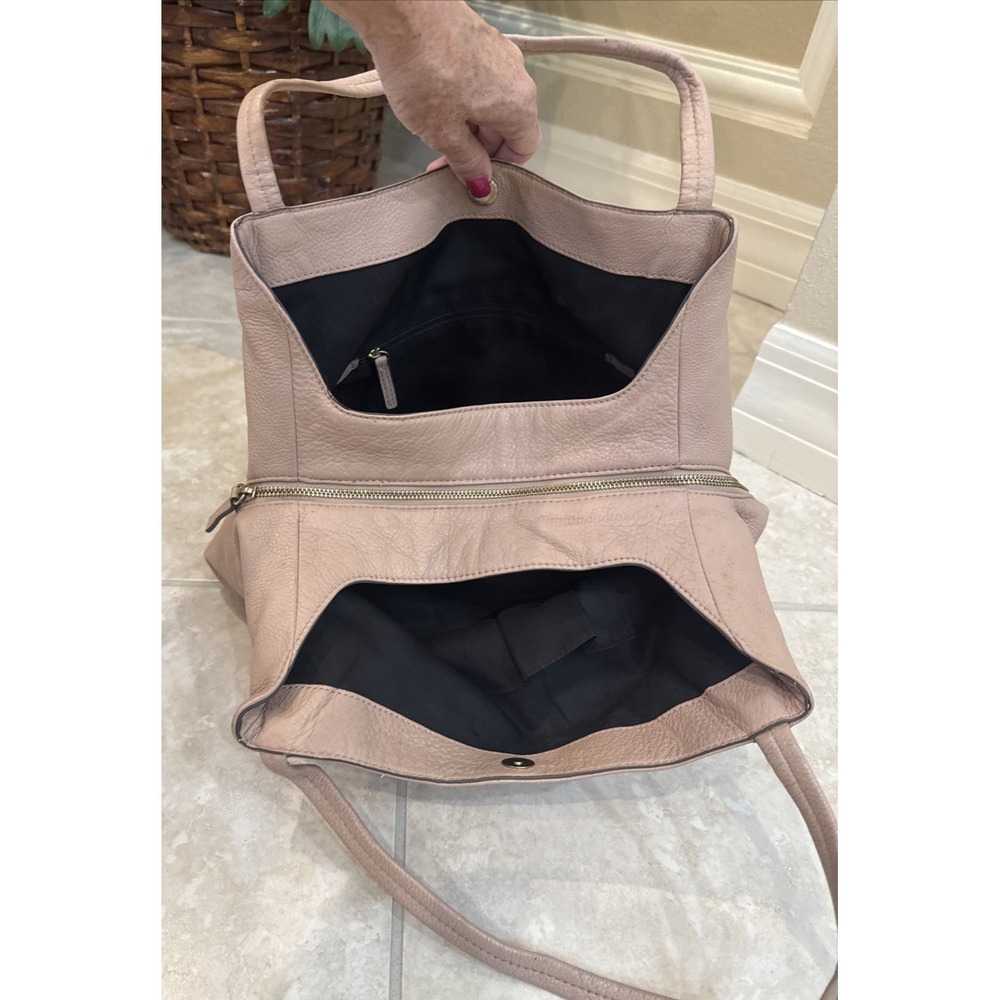 Vince Camuto Hobo Pebbled Leather Shoulder Handbag in Cameo Rose Blush Pink - Picture 4 of 13